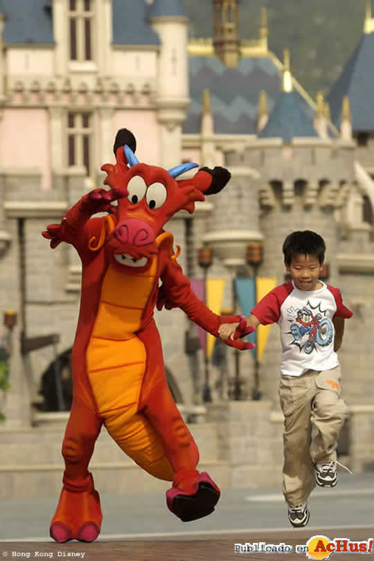 Imagen de Hong Kong Disneyland Resort  Mushu from Mulan